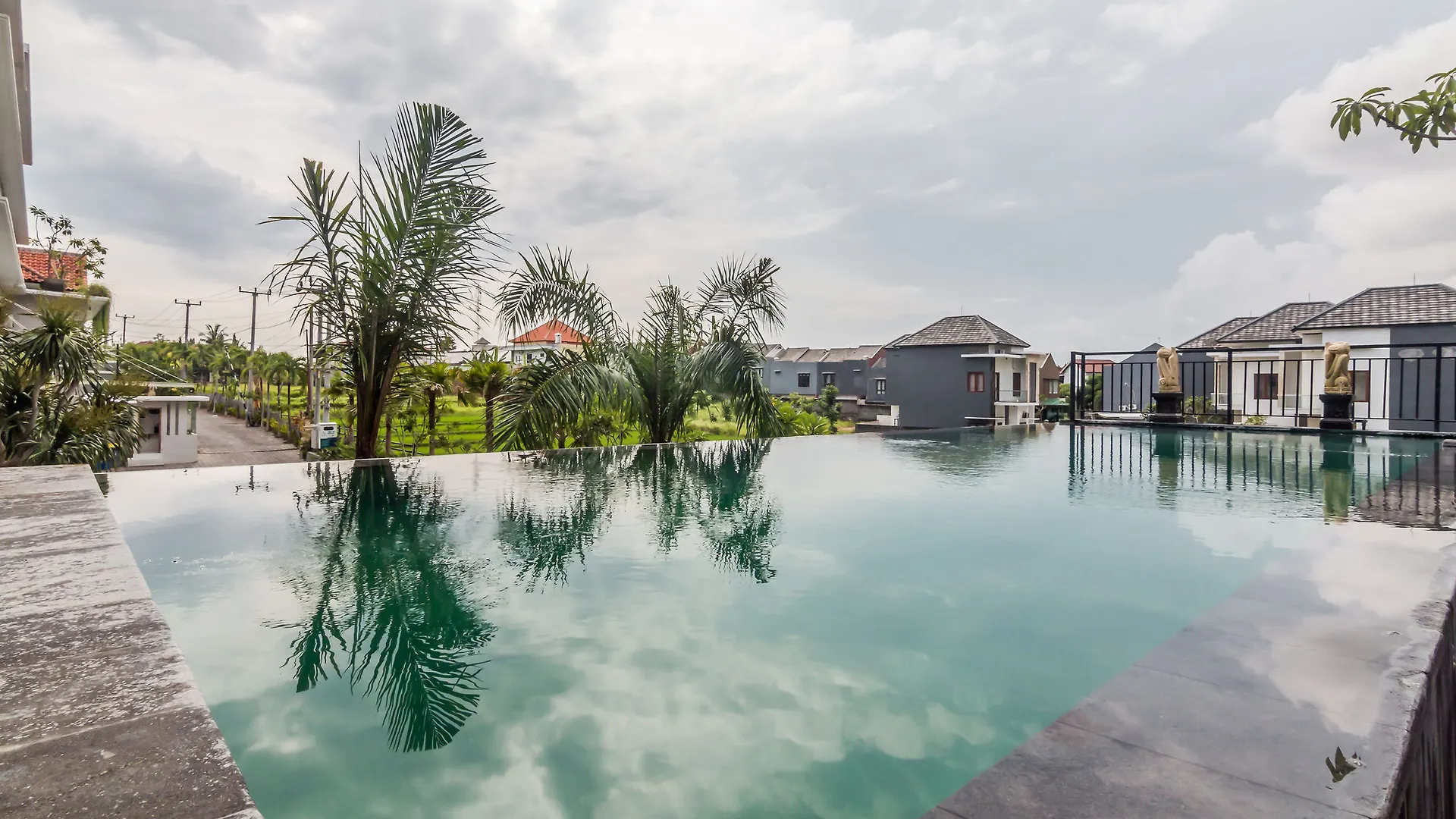 Zen Rooms Denpasar Jalan Salak location