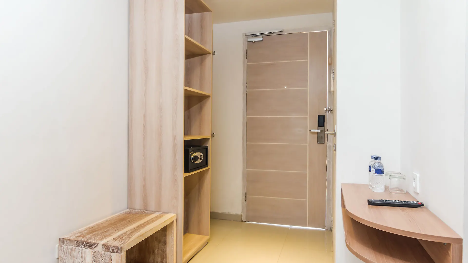 Zen Rooms Denpasar Jalan Salak Hotel